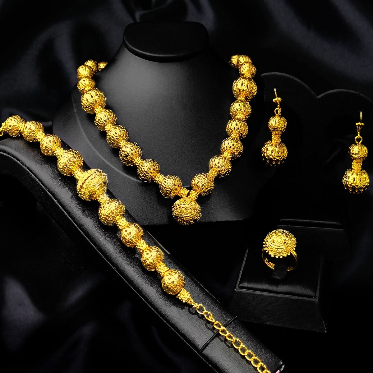 Women Four-piece Set Pearl Necklace Ring Earring Bracelet
